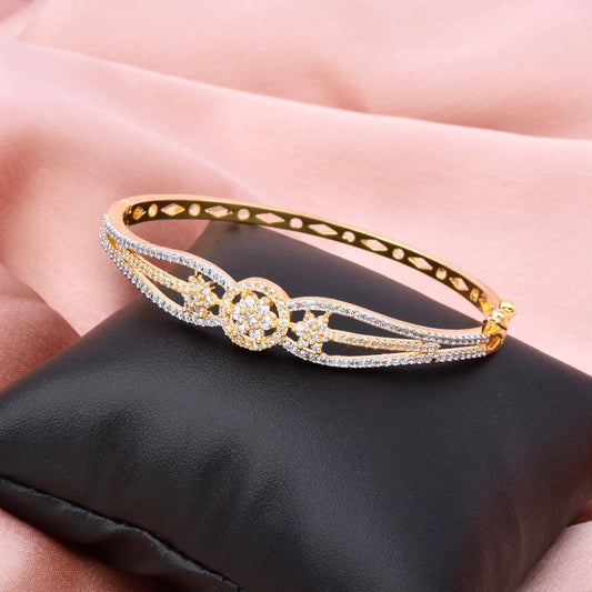 Luminous Gold Diamond Bracelet with Adjustable Lock System