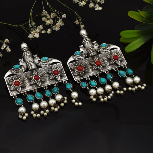 Gleaming Antique Elegant Earrings