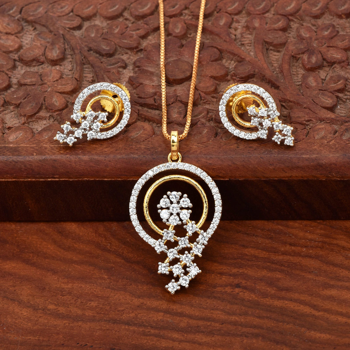 Auric Charm Pendant Set with Chain