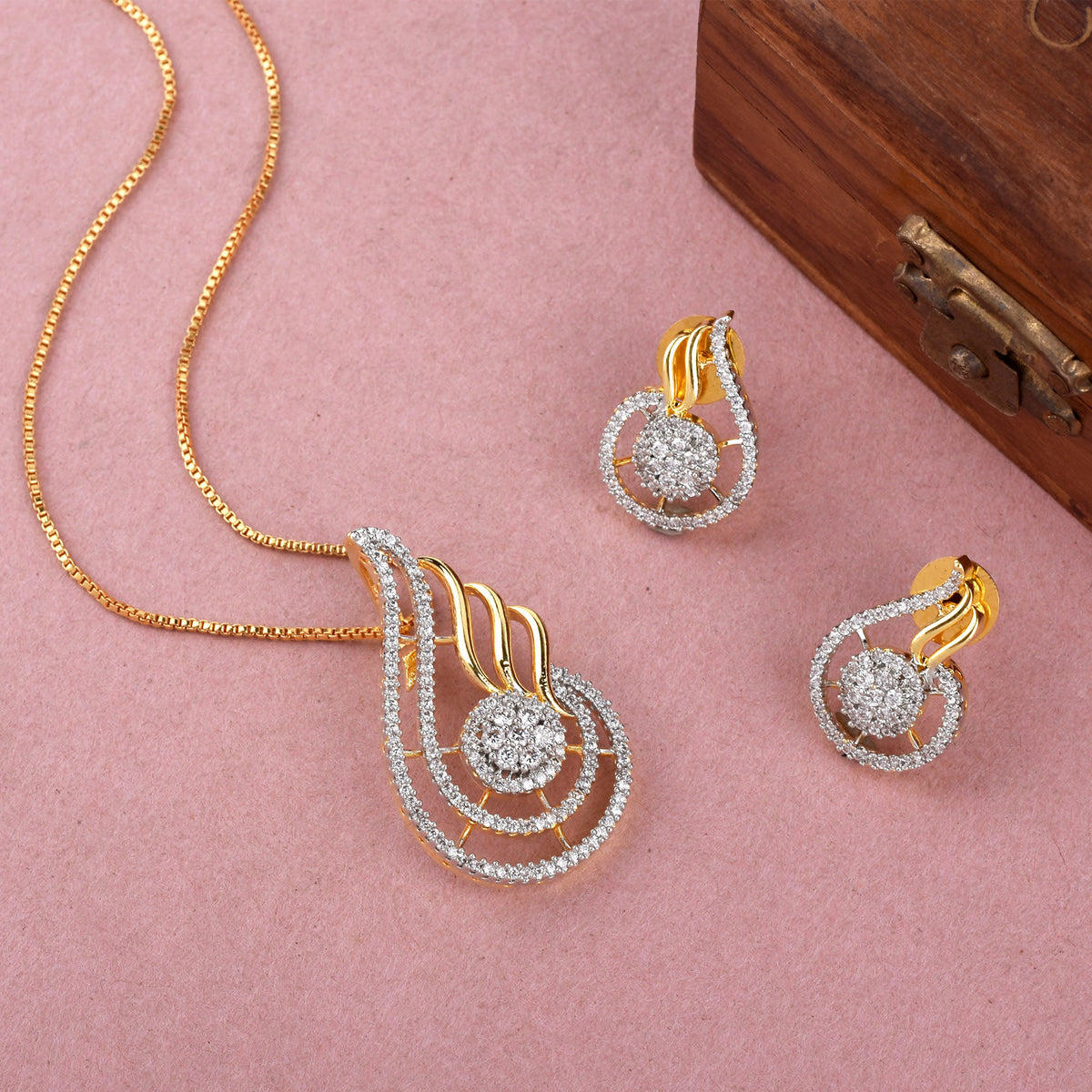 Celeste Spark Gold & Diamond Pendant Set