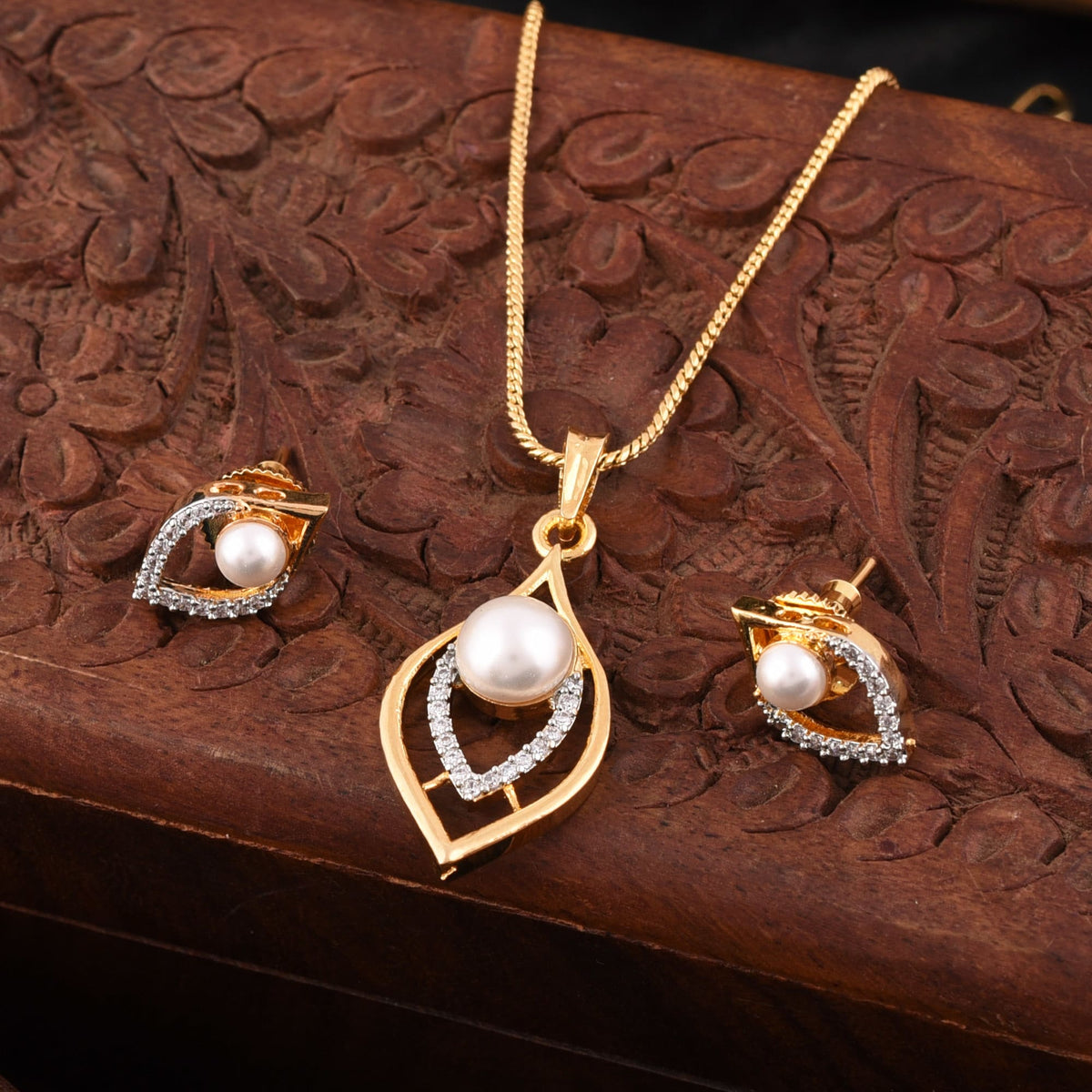 Gold Plated Pearl Pendant Set with Chain and Earrings