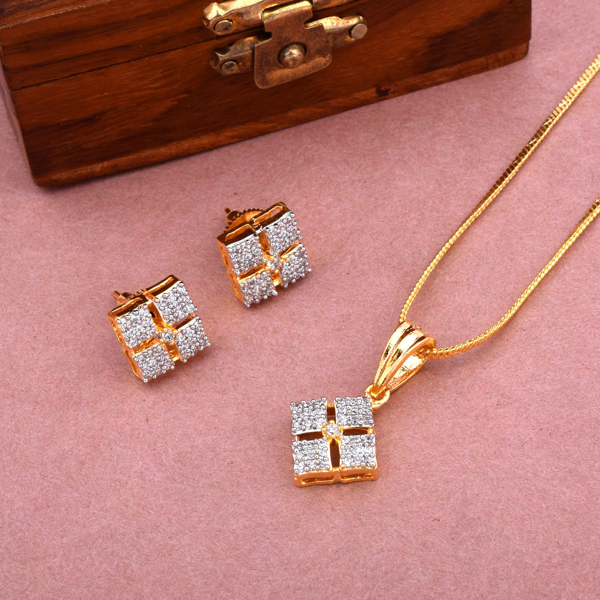 Gilded Elegance Pendant Set