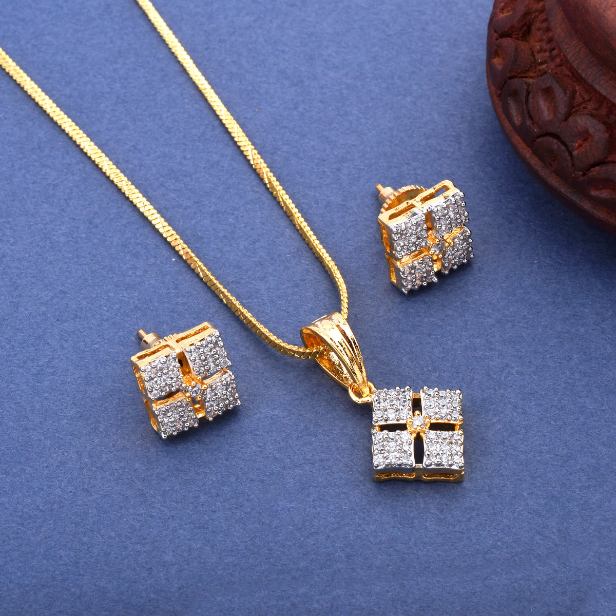 Gilded Elegance Pendant Set