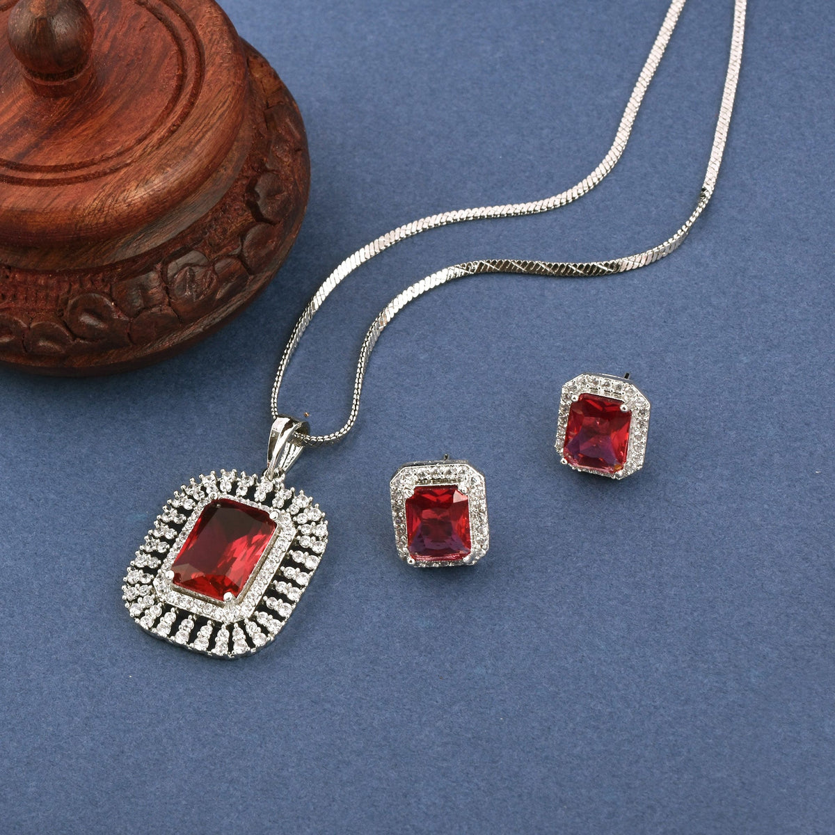 Majestic Garnet Cascade Pendant Set with Chain and Earrings