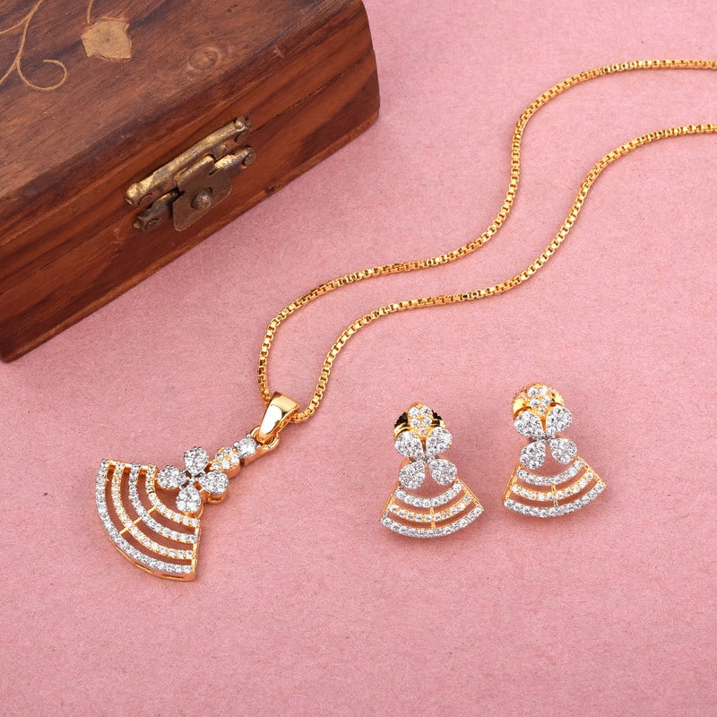 Diamond Dream Pendant set with Chain