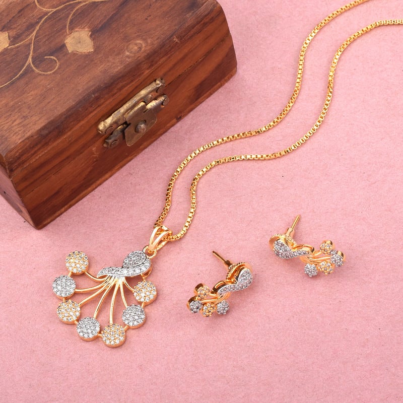 Pure Elegance Pendant set with Chain