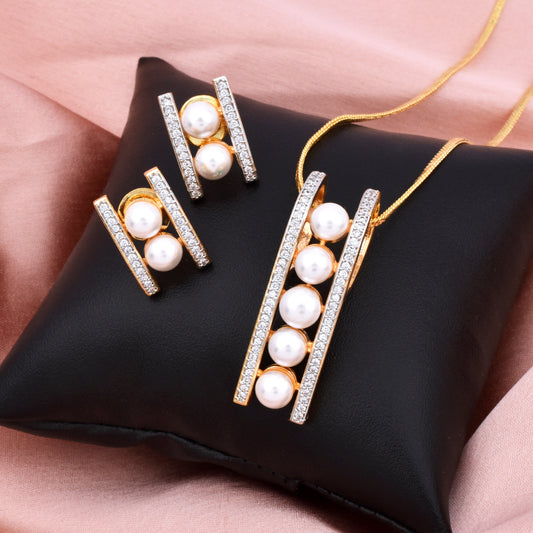 Royal Luster Pearl Pendant Set