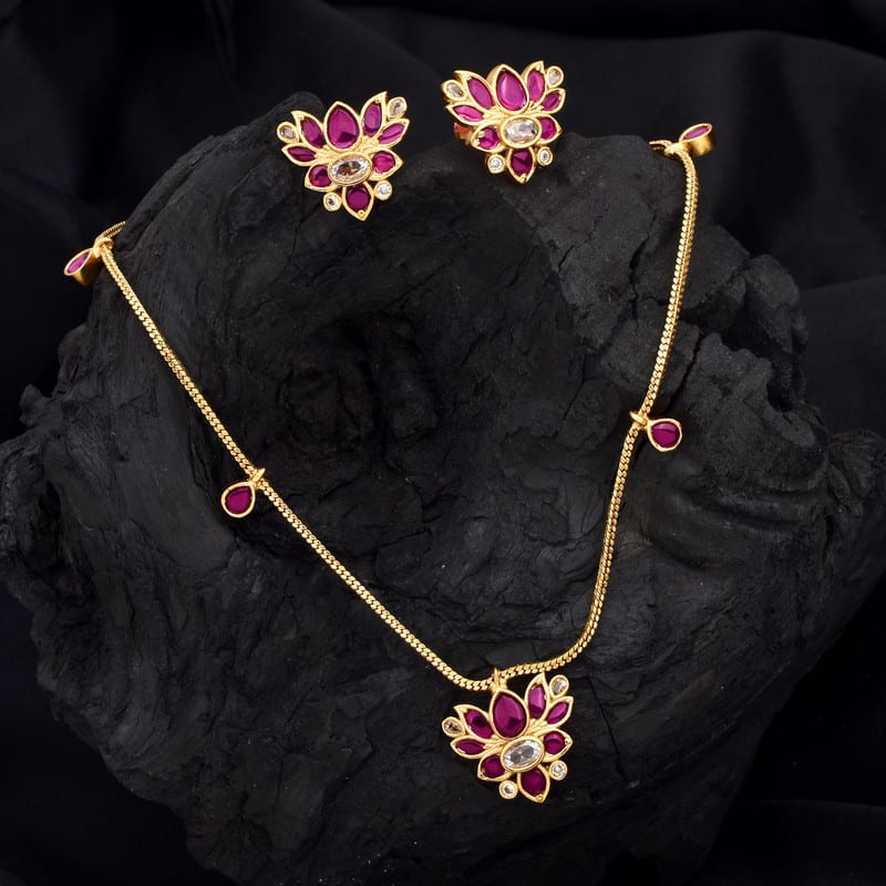 Opulent Relic Gold Necklace Set