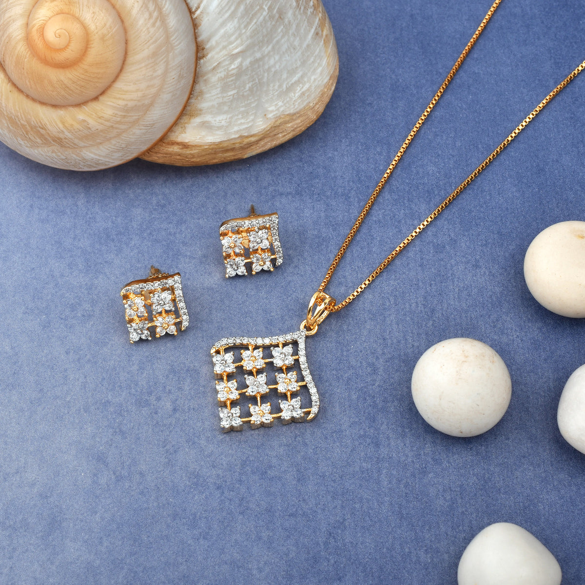 Starlit Elegance Diamond Pendant Set with Chain