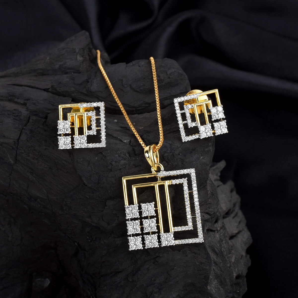 Starlit Grace Gold Diamond Pendant Set