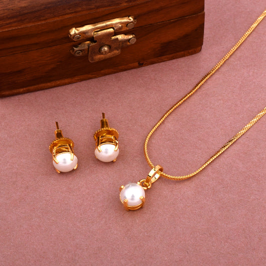Gold Plated Glowing Pearl Pendant Set