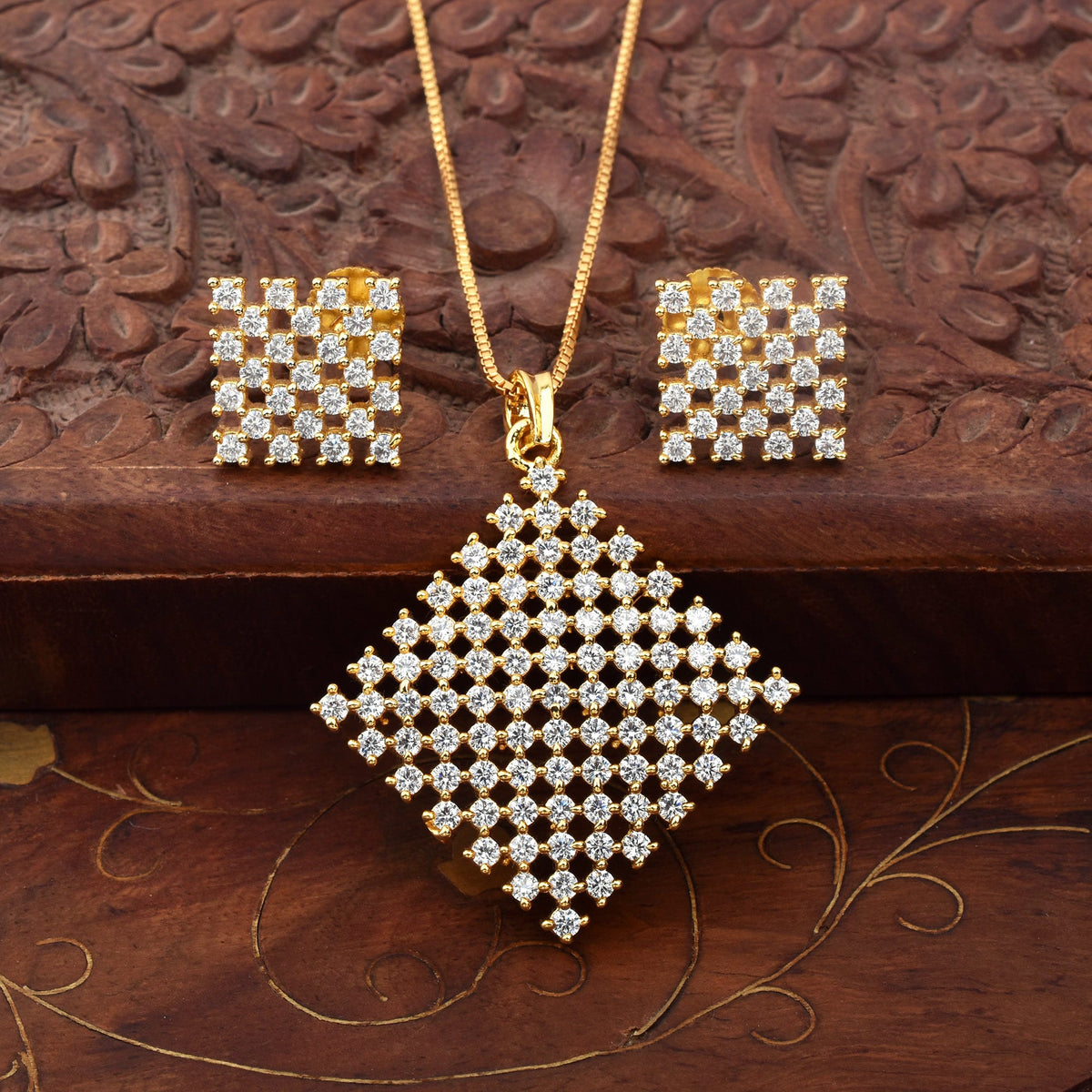 Pure Bliss Pendant set with Chain