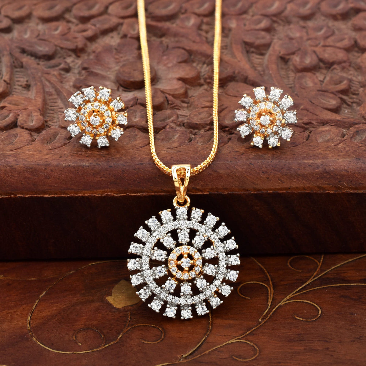 Golden Stardust Elegance Pendant Set with Chain and Earrings
