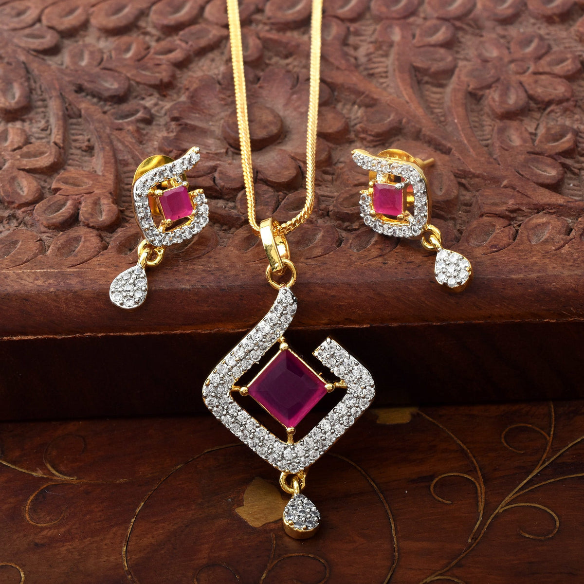Ruby Radiance Diamond Ensemble Pendant Set with Chain