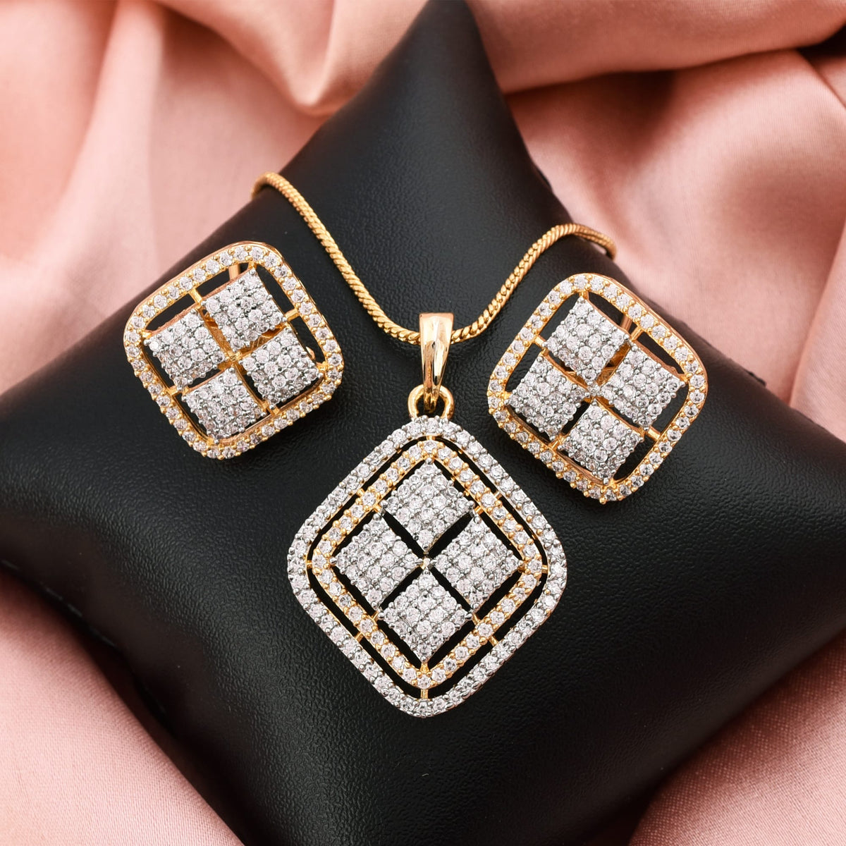 Eternal Aura Zircon Pendant Set with Chain