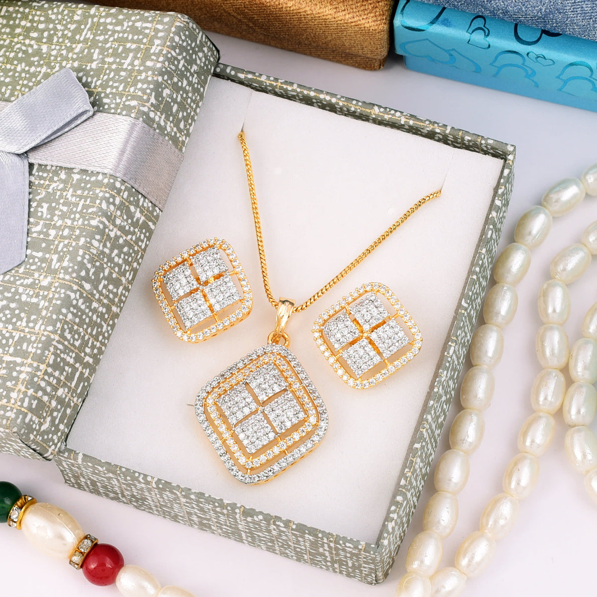 Eternal Aura Zircon Pendant Set with Chain