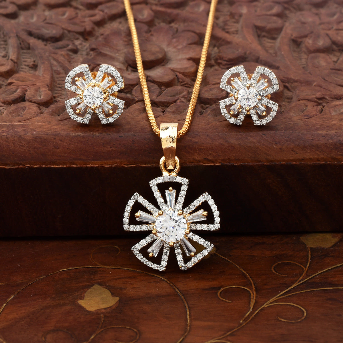 Eternal Diamond Glamour Pendant Set with Chain and Earrings